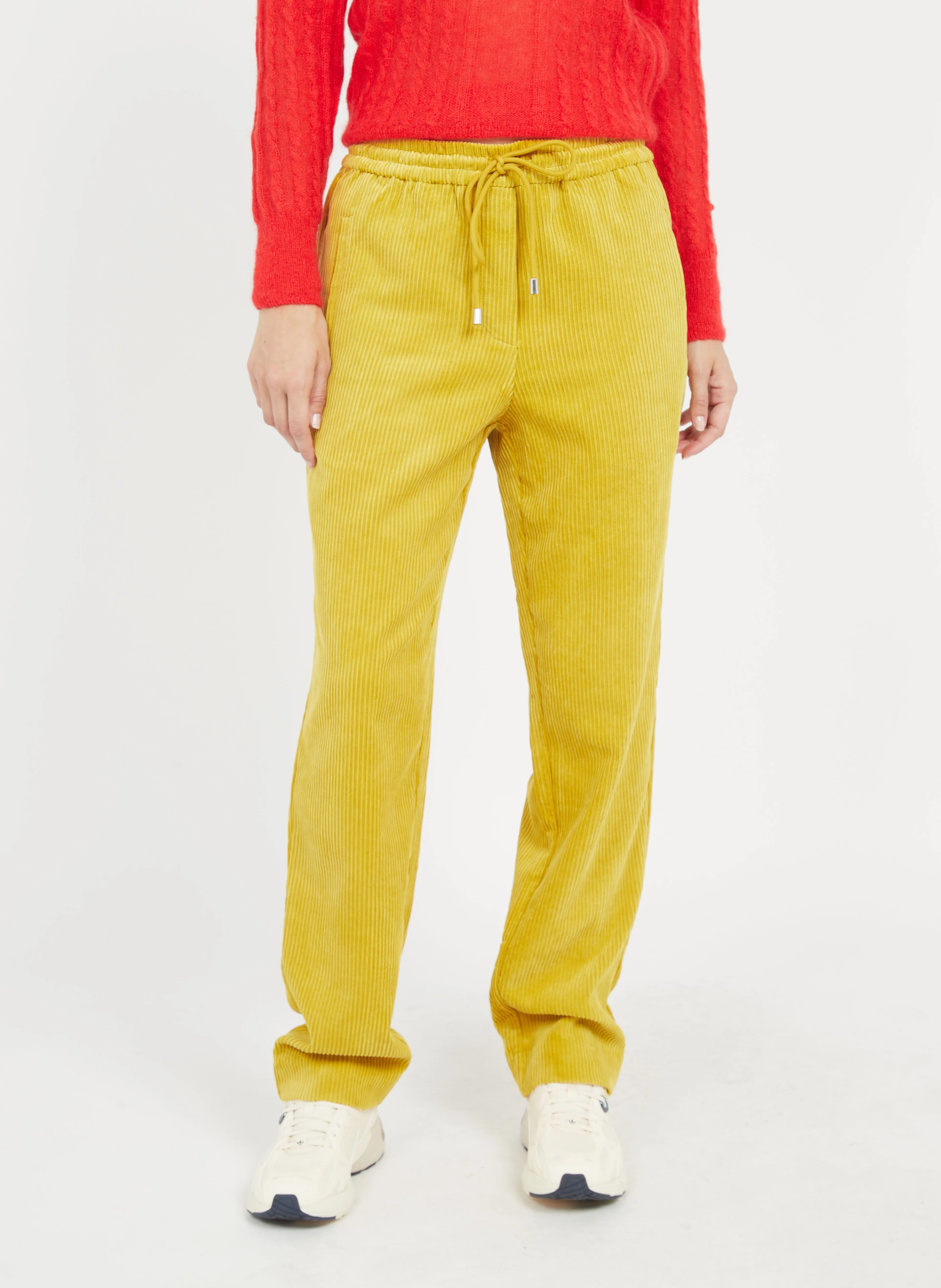CHARLY  PANTALóN DE PANA DE TALLE MEDIO ALTO EN AMARILLO