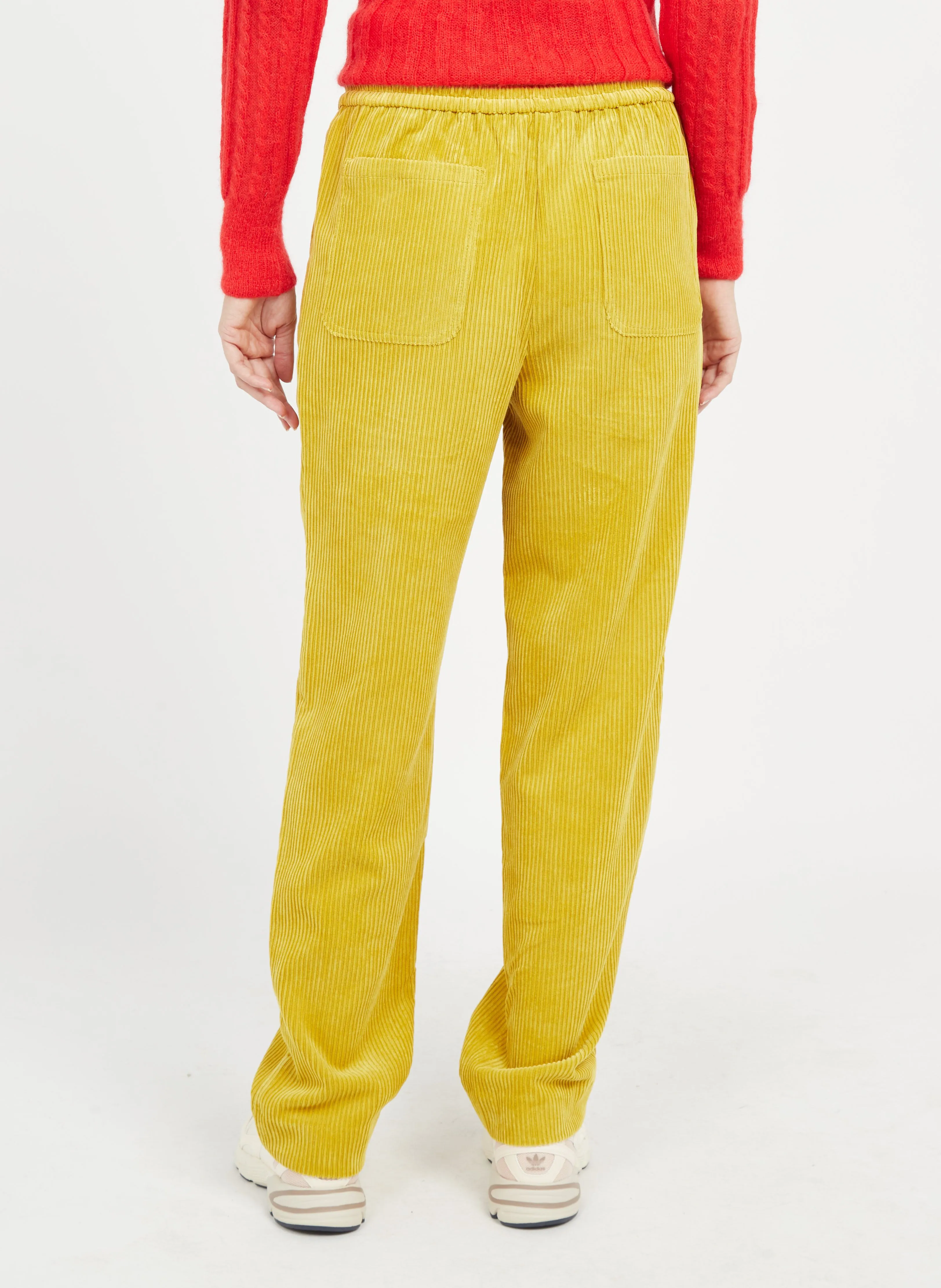 CHARLY  PANTALóN DE PANA DE TALLE MEDIO ALTO EN AMARILLO