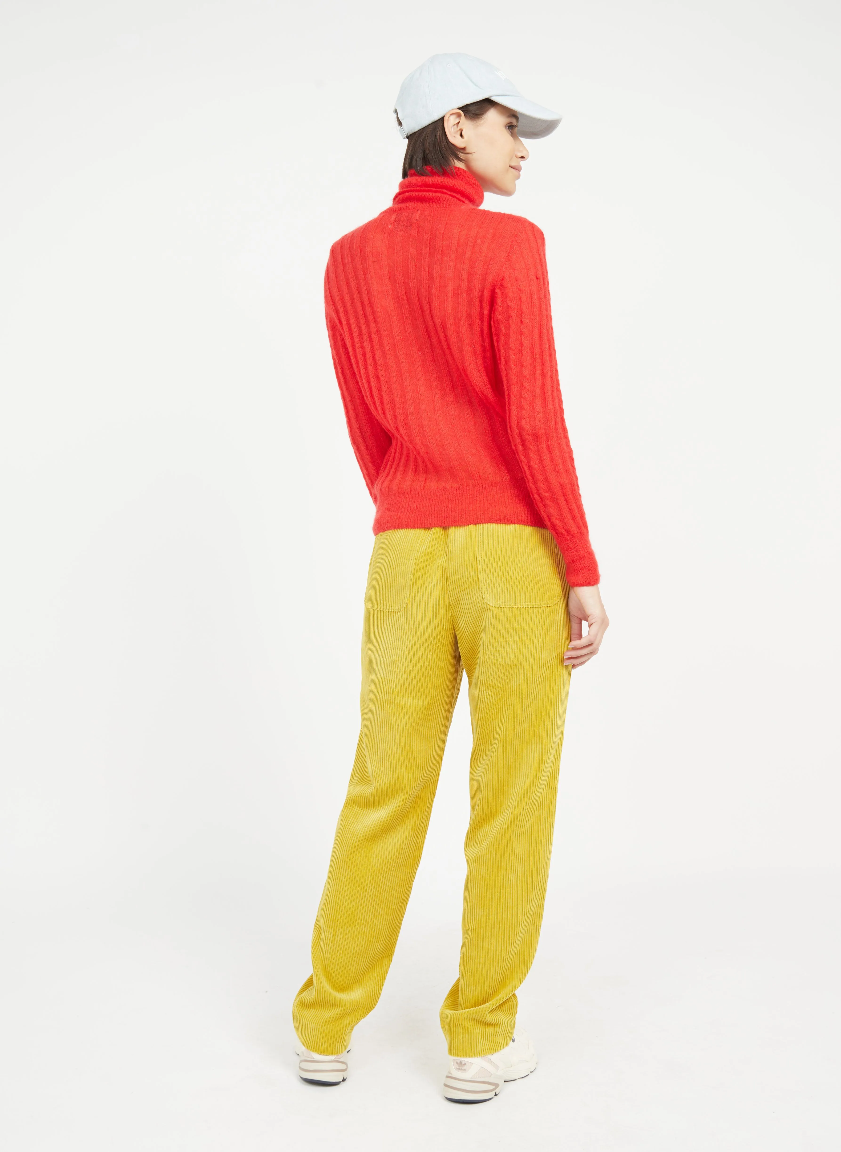 CHARLY  PANTALóN DE PANA DE TALLE MEDIO ALTO EN AMARILLO