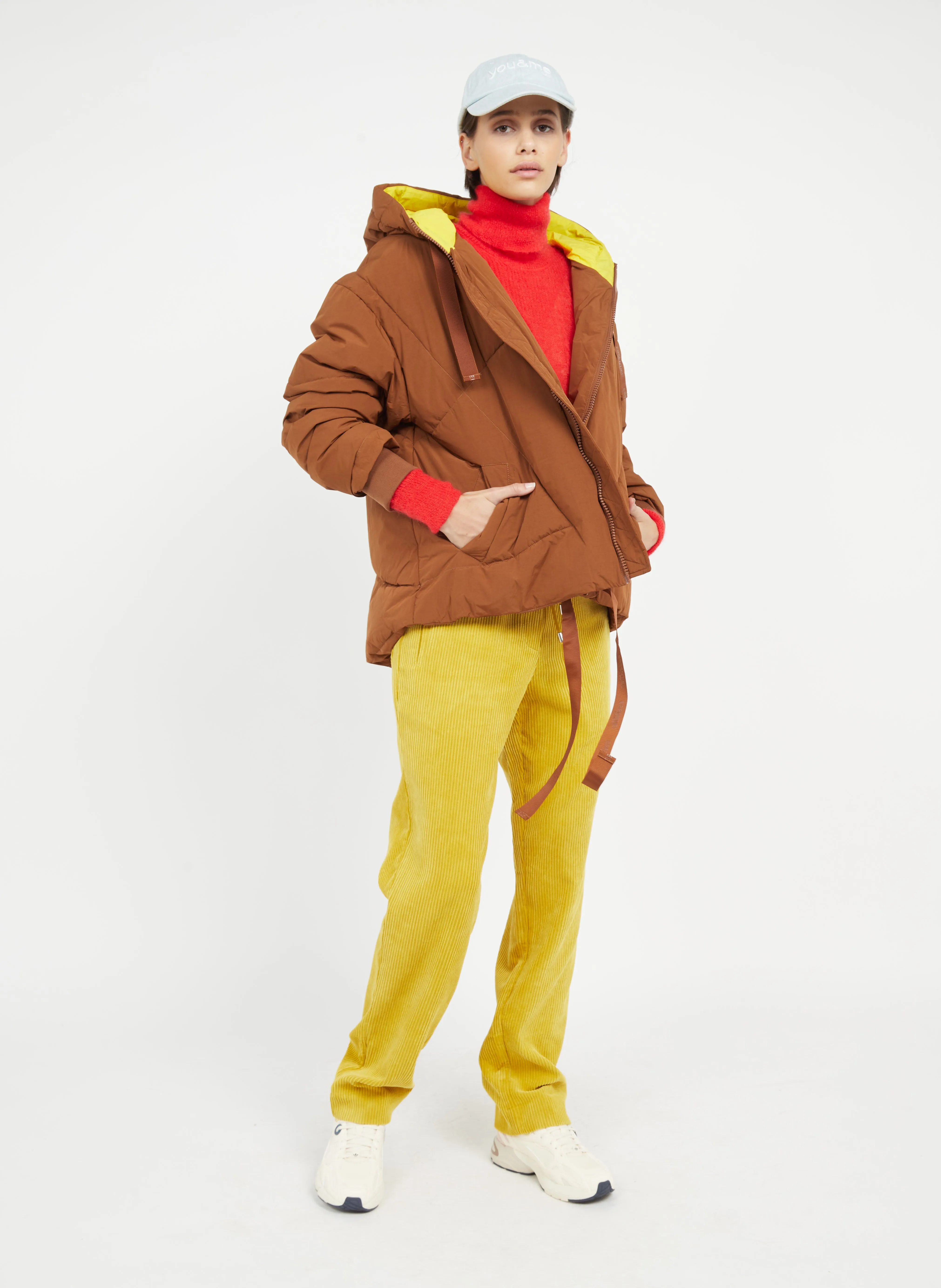 CHARLY  PANTALóN DE PANA DE TALLE MEDIO ALTO EN AMARILLO