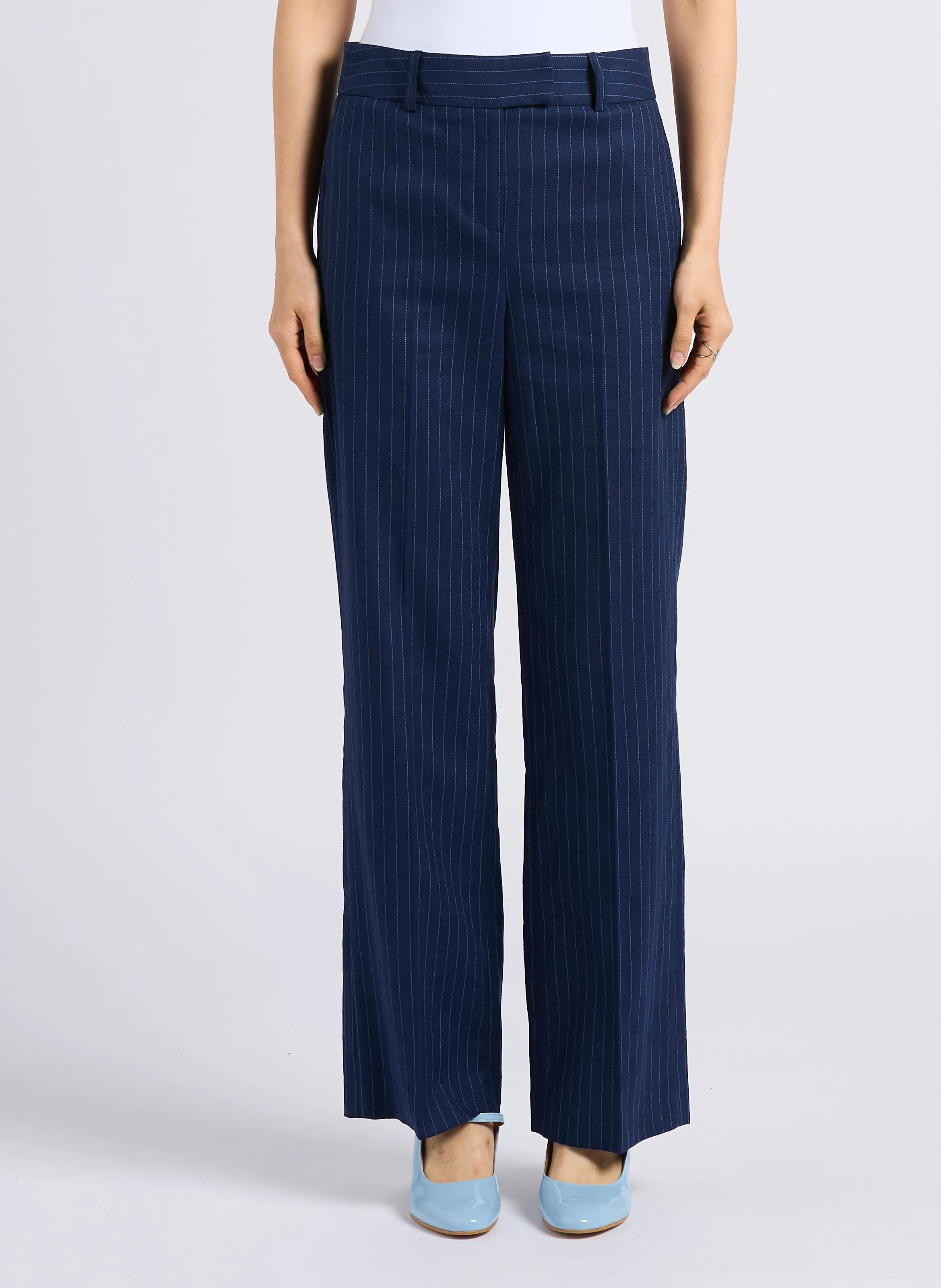 LAYLA  PANTALóN DE TALLE ALTO A RAYAS CON PINZAS. EN AZUL
