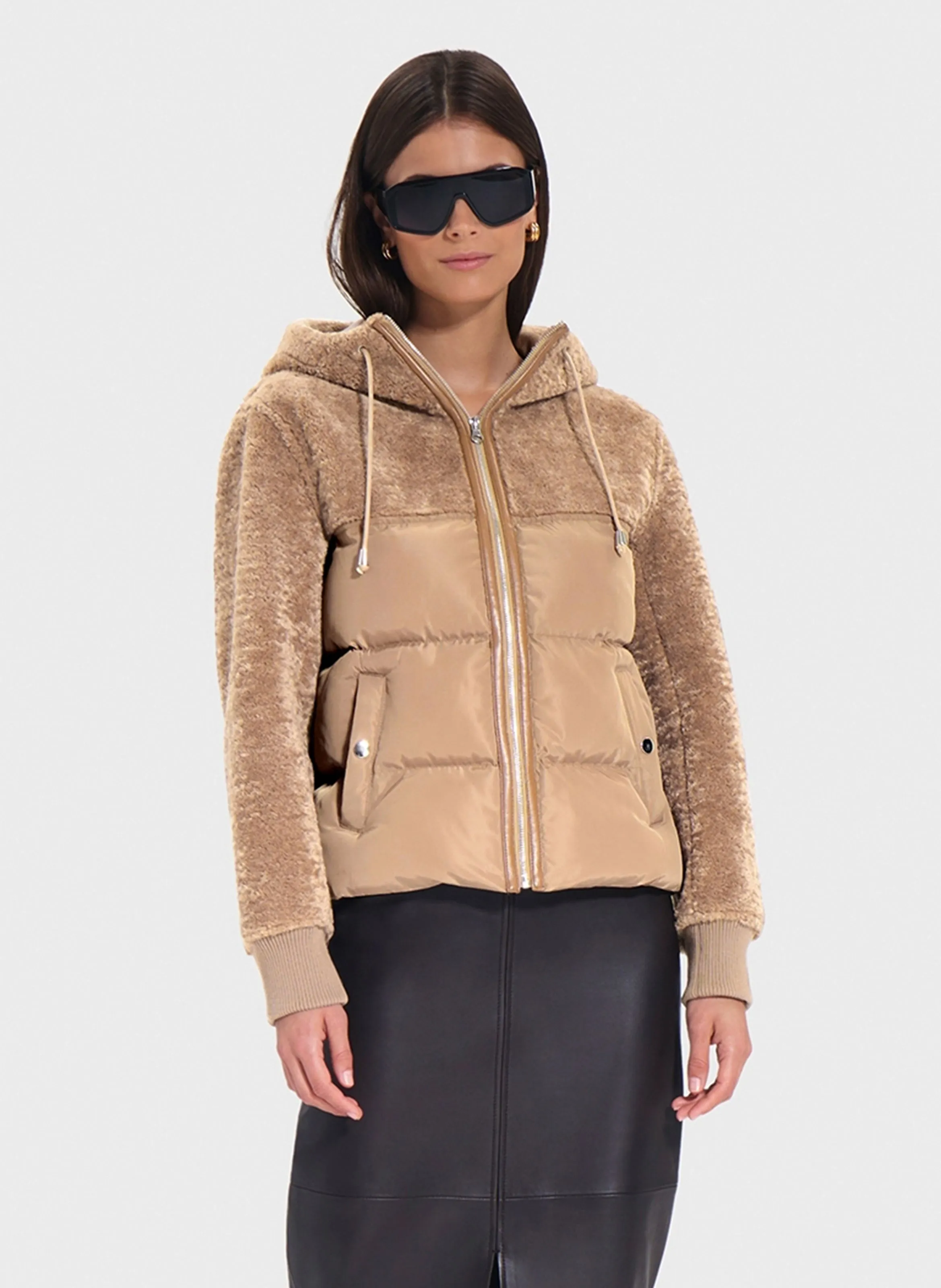 ZAPA MEY  CHAQUETA CON CUELLO ALTO EN BLANCO