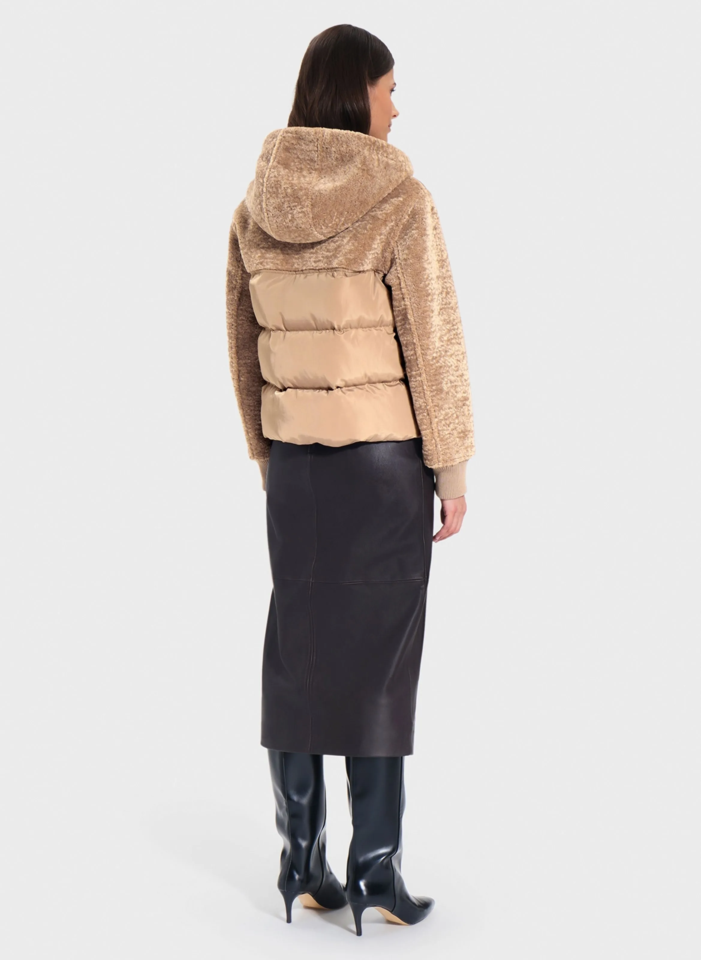 ZAPA MEY  CHAQUETA CON CUELLO ALTO EN BLANCO